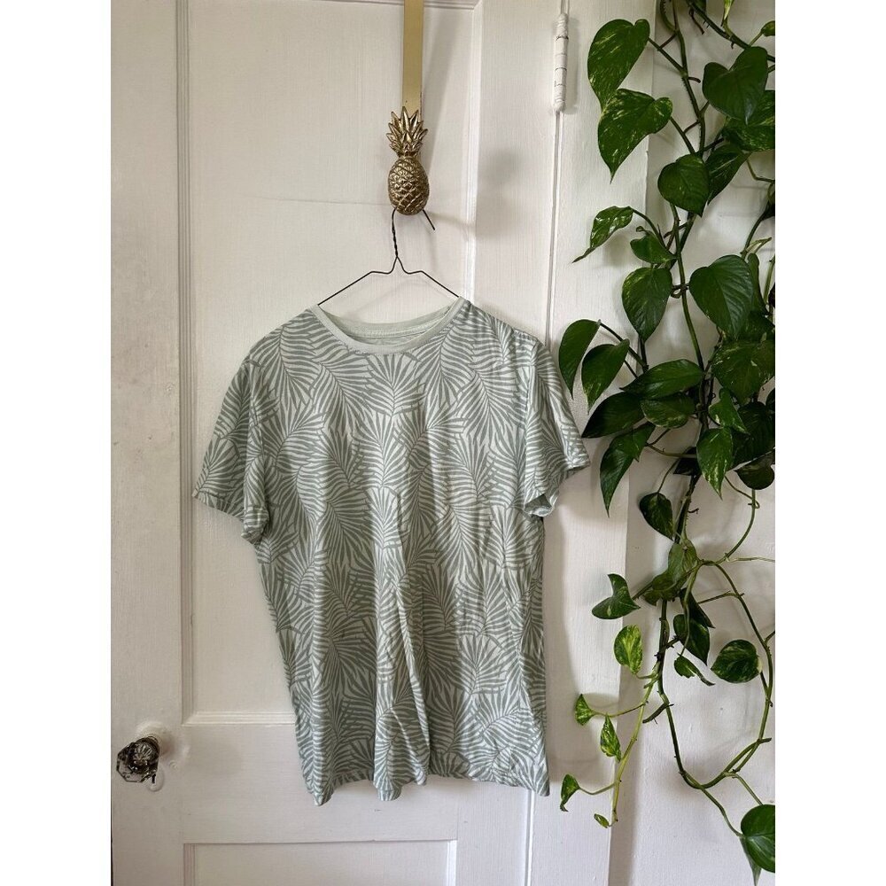 Goodfellow women’s size small tropical leaf shirt